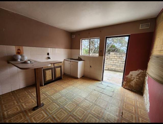 5 BEDROOM HOUSE FOR SALE IN SHALLCROSS